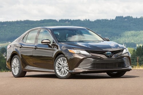 ¡Confirmado! El Toyota Camry Hybrid llegará a México este año