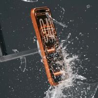 Por mucho metal y cristal reforzado, tu nuevo iPhone 17 no es invencible. Y Apple ya ha puesto precio a la catástrofe 