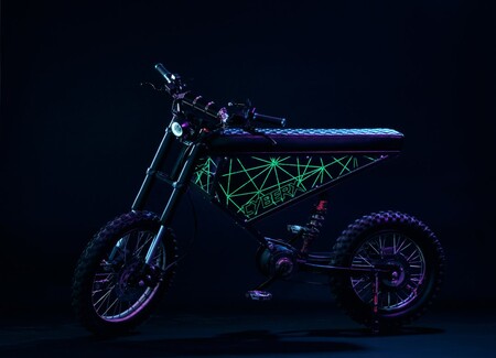 Xion Cyber X: una moto eléctrica psicodélica con 5 KW de potencia, por 3.230 euros