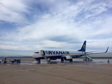Así ha sido el primer vuelo regular que ha recibido el aeropuerto fantasma de Castellón