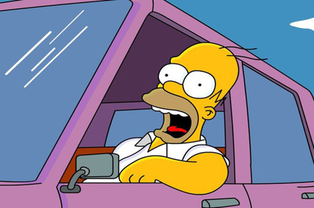 Detienen en Reino Unido a un conductor con licencia de conducir de Homero Simpson