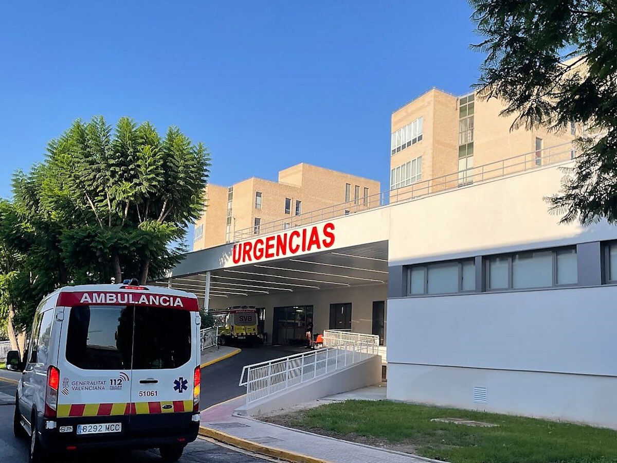 Paciente esperando en sala de espera de centro médico