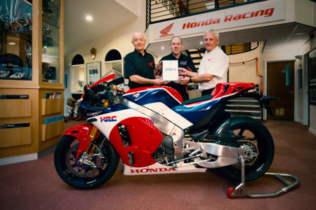 Los Reyes Magos llegan por adelantado: John Brown, el primero en recibir una Honda RC213V-S