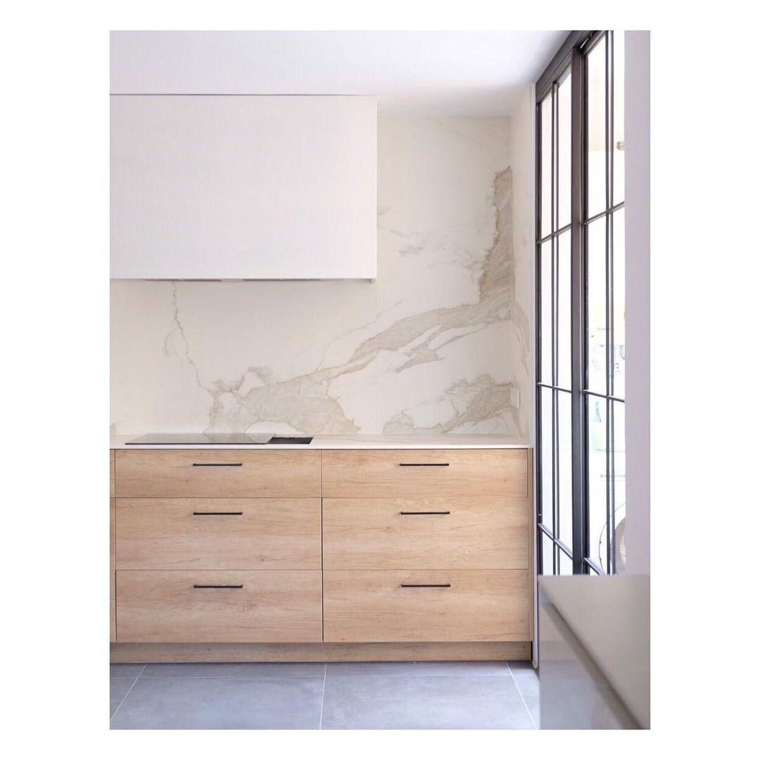 Alerta tendencia: la campanas de cocina se diseñan de obra lisas o con