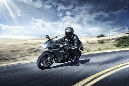 Las Kawasaki sobrealimentadas de 2019 ofrecen más potencia por el mismo precio: desde 32.500 euros para la H2