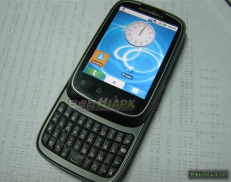 Motorola XT300, nuevo Android con teclado QWERTY y pantalla táctil