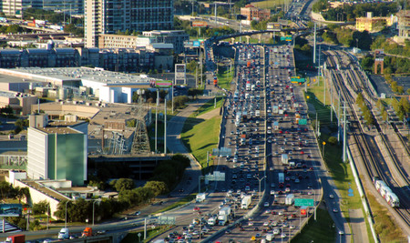 La ciudad pide silencio al coche: cómo nos afecta la contaminación que oímos