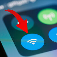 Las flechas pequeñas en tu celular: que significa realmente este símbolo y por qué aparece 