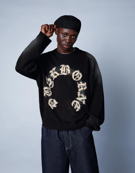 Bershka Tiene El Jersey Viral Que Parece De Una Marca De Lujo Pero Que Le Dara Un Empujon De Estilo A Cualquier Look Por Menos De 40 Euros