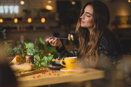 Por qué tienes hambre a todas horas: cinco posibles causas de tu apetito constante
