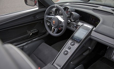 Porsche 918 Spyder negro y naranja 019