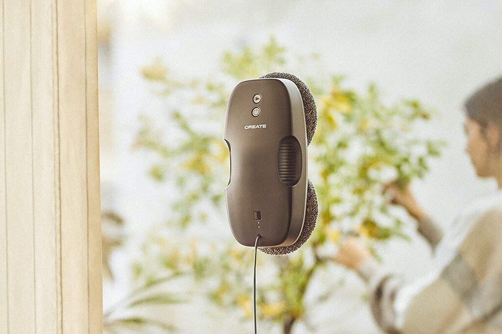 Vuelve la calima y con ella las ventanas sucias, la solución: este robot limpiacristales muy rebajado en Amazon con cupón  