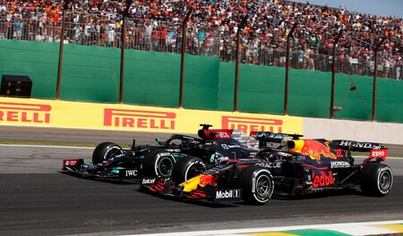 Lewis Hamilton dio una de sus mayores exhibiciones en la Fórmula 1 justo a tiempo para intimidar a Max Verstappen