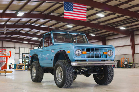 El Ford Bronco de primera generación volverá a producción con el motor 5.0 V8 del Mustang