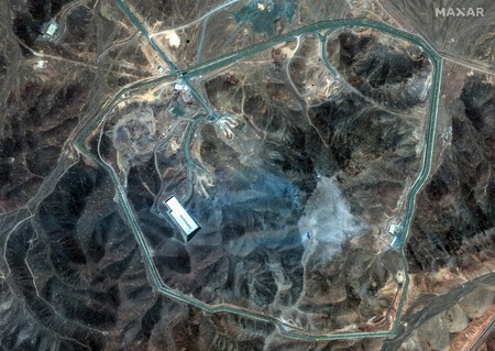 Fordow después de los ataques aéreos, visto en una vista satelital del complejo subterráneo, el 22 de junio de 2025.