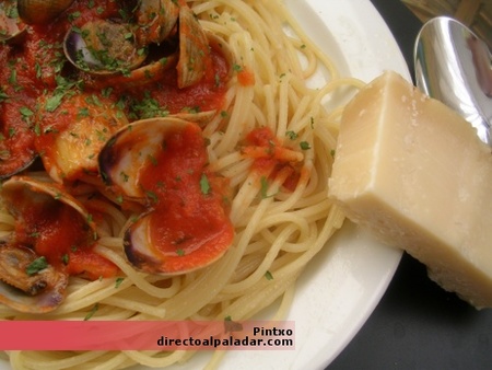 Receta de espaguetis con almejas o spaguetti a le vongole
