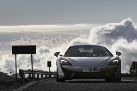 El McLaren 570GT pasea por Tenerife en estas 24 espectaculares imágenes