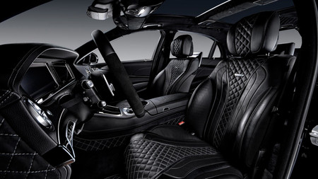Vilner hace de las suyas con el interior de este Mercedes-AMG S 63, atiborrado de cuero y alcántara