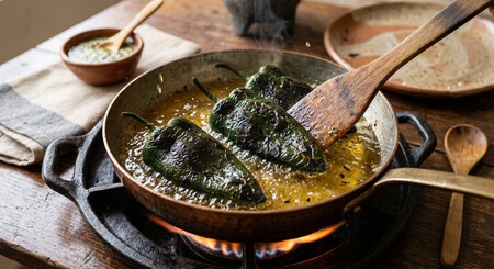 Cuál es el truco más fácil para limpiar los chiles poblanos sin maltratarlos: estos son los consejos de la chef Lula Martín del Campo