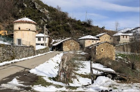 Foto da aldeia à venda