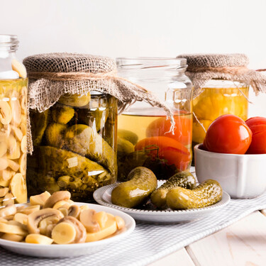 Los tarros como los que mis abuelos usaban para preparar conservas de verdura y que ahora están a mitad de precio