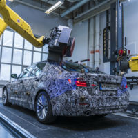 BMW ya habla de su nuevo Serie 5, nos lo muestra oculto en estas 8 fotos