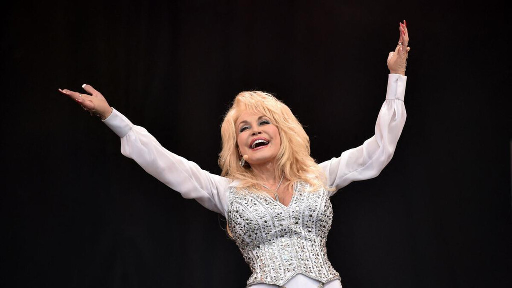 Muere Dolly Parton a los 80 años. La reina del country, actriz y filántropa nos deja tras vivir cien vidas en una sola