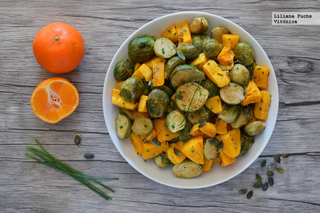 Coles de bruselas y calabaza asadas a la sidra con mandarina. Receta saludable