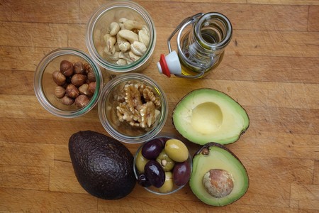 Nueve alimentos que son muy calóricos pero que pueden ayudarte a bajar de peso