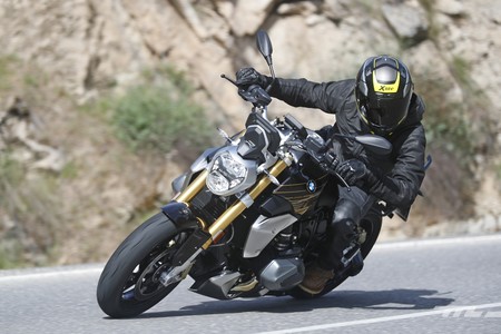 Probamos la BMW R 1250 R 2019: la moto naked a la alemana ahora tiene 136 CV y más opciones de equipamiento