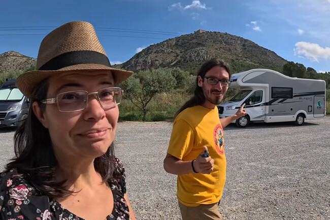 Marta y Marià, pareja: "Hace 14 años nos fuimos de Barcelona, mandamos una furgoneta a Argentina y ya nunca más volvimos"