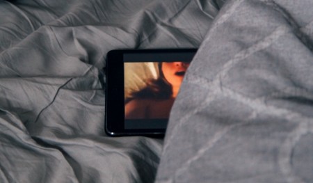 Una persona asegura haber creado un programa que vincula fotografías de mujeres en las redes sociales con vídeos de Pornhub