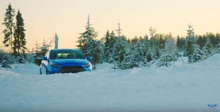 Snowkhana o cómo Papá Noel viene este año en un Ford Focus RS