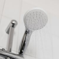 Ajustar la temperatura del termo eléctrico es lo primero que hago cuando entra el otoño. Esta es la recomendada para ahorrar luz