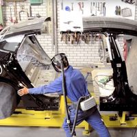 Así es como están destripando el Tesla Model S para hacer limusinas y coches fúnebres