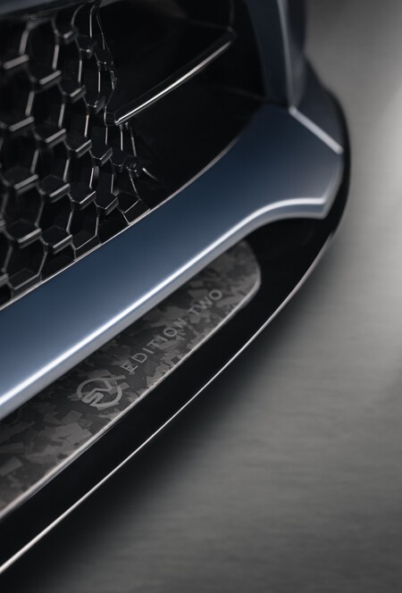 Rrs Sv Edition Two 25my 10 Lower Grille Detail Nebula Blue 070824