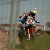 Kirian Mirabet y su Honda reeditan la Gymkhana en moto 'made in Spain' en un sitio que igual te resulta familiar