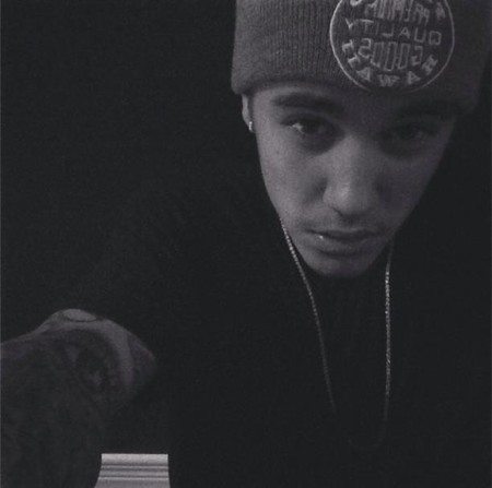 Con la T: ¿Qué hace Justin Bieber con 20 huevos en la mano?