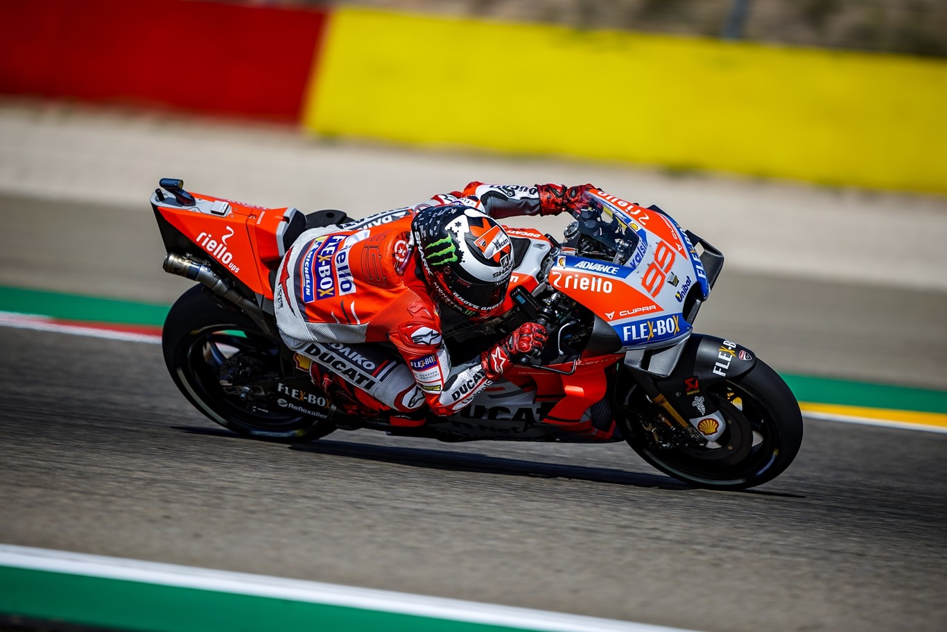 Jorge Lorenzo golpea Aragón y se adjudica la pole por delante de Andrea Dovizioso y Marc Márquez