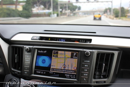 Toyota RAV4 2013, navegador GPS integrado