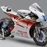 Así es la Mugen Shinden Roku, la moto eléctrica con la que Martin y McGuiness volarán en el IOMTT