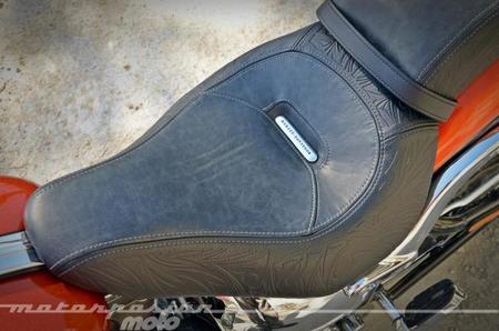 Harley_davidson_cvo_breakout