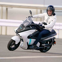 Casi nadie compra motos eléctricas en Corea del Sur, así que tienen un plan infalible: cambiar gratis motores de gasolina por eléctricos 