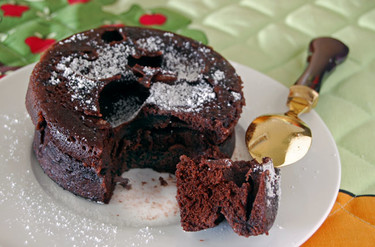 Bizcocho de chocolate sin lactosa al microondas. Receta rápida
