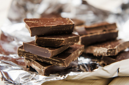 Sí, si puedes comer chocolate, aunque quieras lucir guapo y en forma