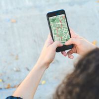 El SAT podría tener acceso en tiempo real a Netflix, Amazon o Tinder: así sería la nueva vigilancia digital en México 