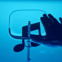 En plena fiebre de la IA, Apple Music apuesta por el arte de hacer las cosas a mano. Es puro Liquid Glass 