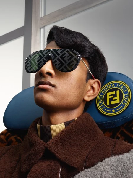 Fendi Te Lleva De Primera Clase A Su Coleccion Otono Invierno En Su Reciente Campana