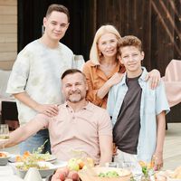 Esta es la razón por la que deberías pasar al menos seis horas a la semana con tu hijo adolescente 