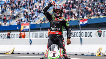 Jonathan Rea no descarta saltar a MotoGP con Yamaha en la moto que deje Valentino Rossi libre en el Petronas